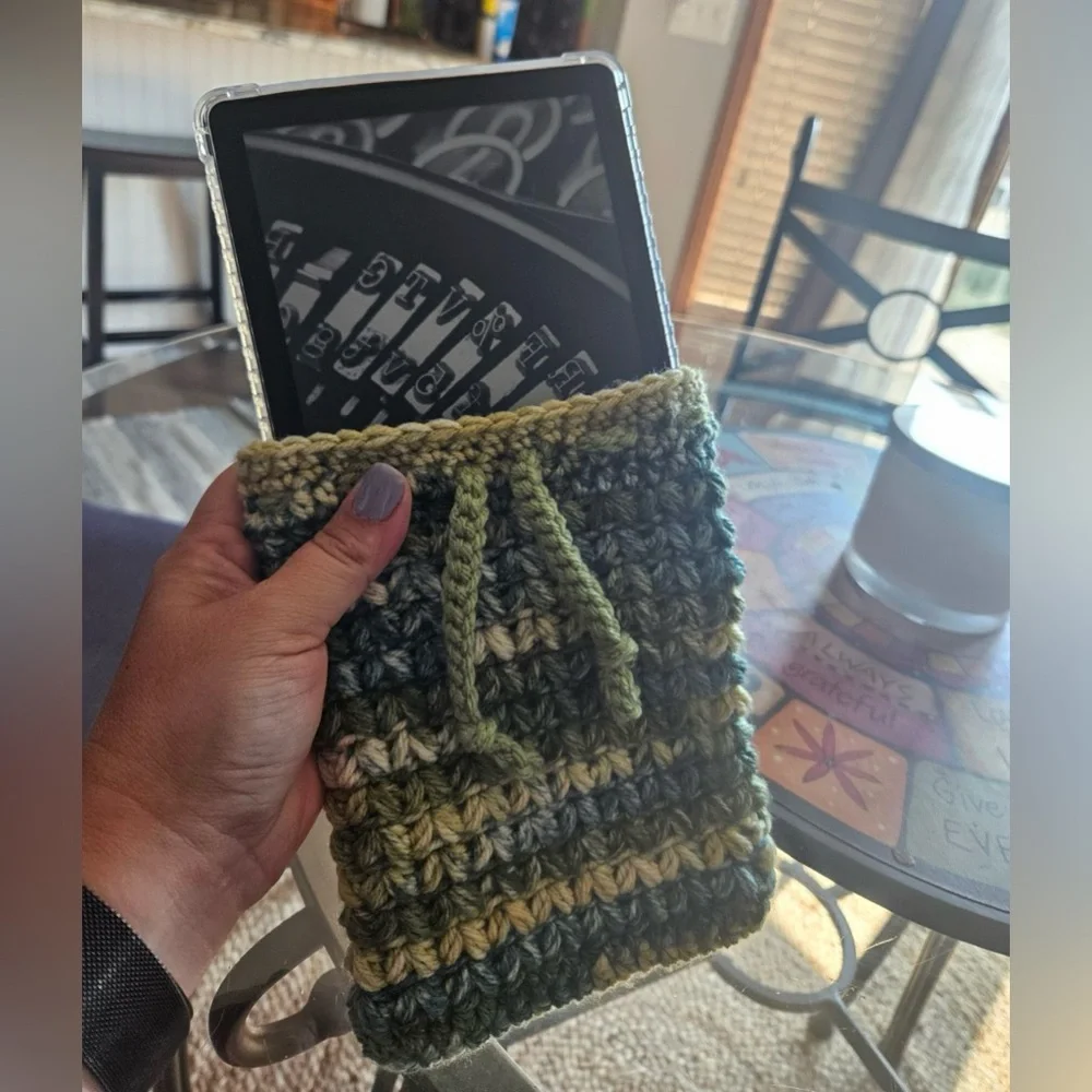 Handmade (Crocheted) Kindle Paper White Sleeve